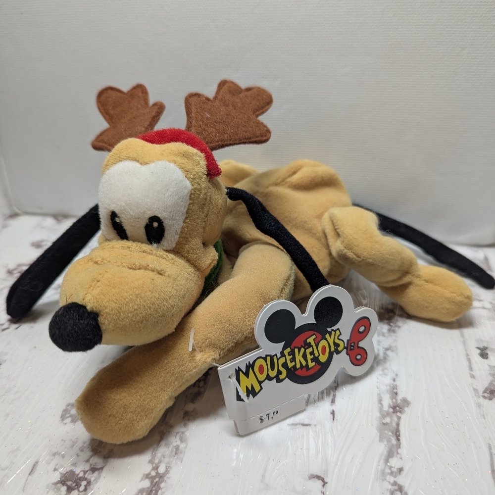 VINTAGE NEW DISNEY STORE EXCLUSIVES PLUTO BEAN BAG CHRISTMAS PLUSH MOUSEKETOYS